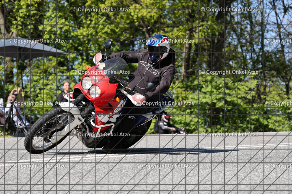IMG_8993 | Fotograf am Kyffhäuser. Onkel Atze. Kyffhäuser Rennstrecke. Café36. Motorsportfotografie. - Realisiert mit Pictrs.com