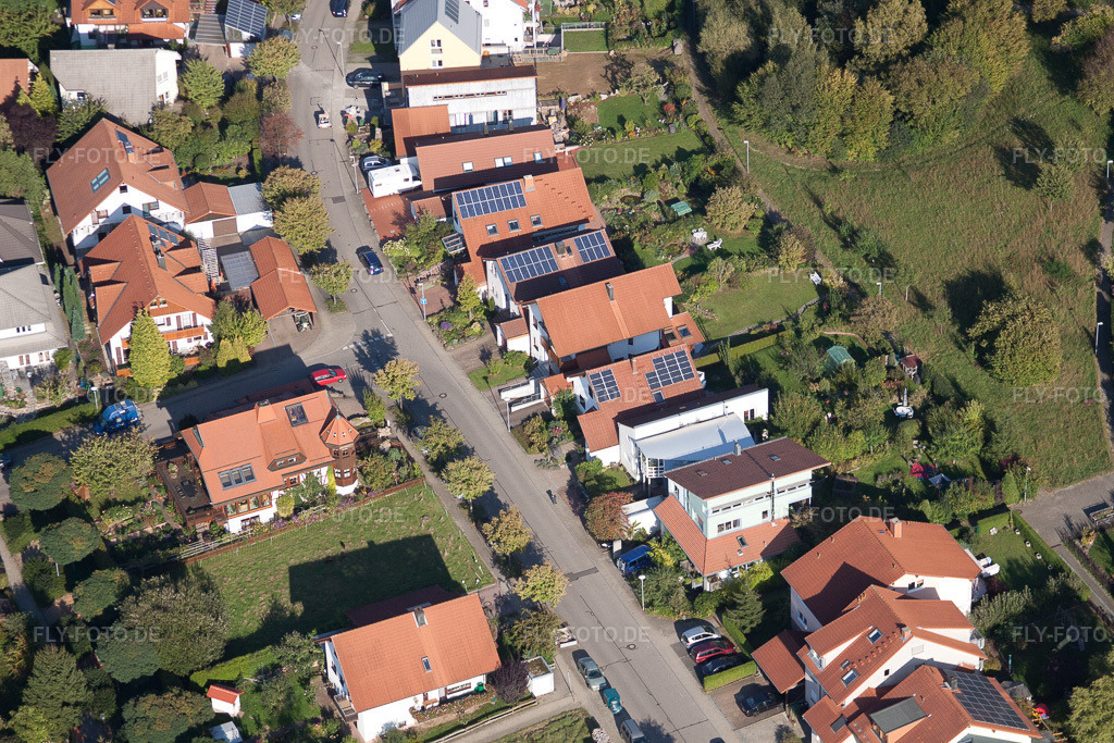 Luftbild: Langensteinbach, Mozartstr im Ortsteil Langensteinbach in Karlsbad im Bundesland Baden-Württemberg in Deutschland. Foto: IMG_45186.jpg vom 21.09.2011 durch Werner Riehm/FLY-FOTO.de