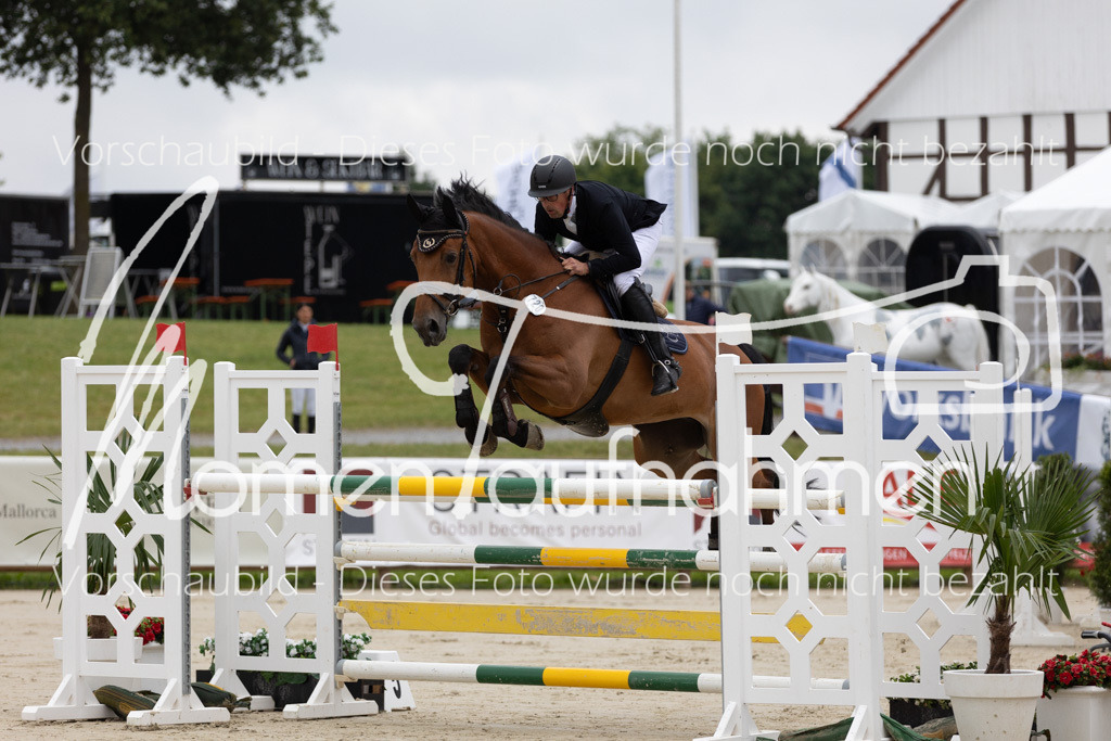 BHO-2PhSpr-M-010 | MomenTaufnahmen Pferdesportfotos