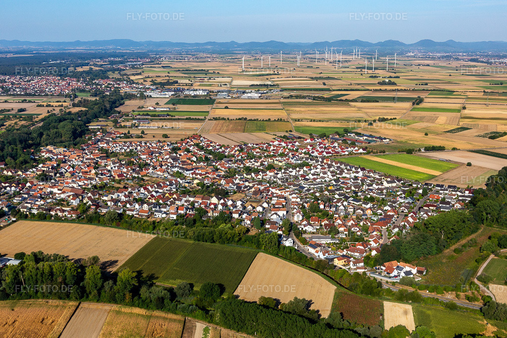 Luftbild:  in Hördt im Bundesland Rheinland-Pfalz in Deutschland. Foto: IMG_134015.jpg vom 21.08.2022 durch Werner Riehm/FLY-FOTO.deVG Ruelzheim