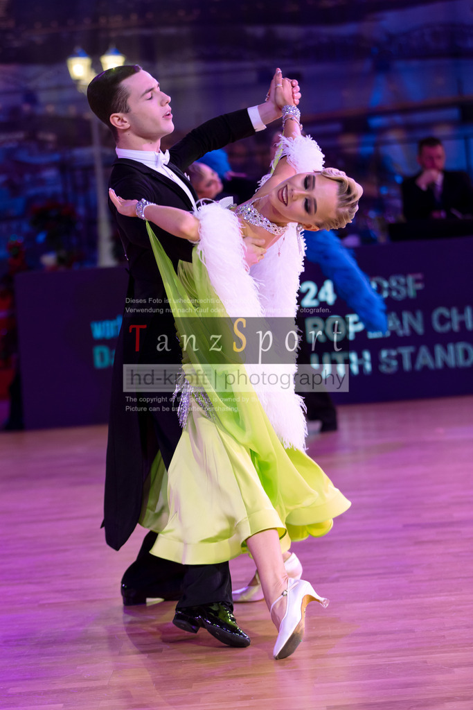 20241215_WDSF_Int_Open_Std-Riga-8694 | Tanzsportbilder, Standardtanz, Lateintanz, WDSF, DTV, LTVB, dancecomp, goc, hessen tanzt, blaues band der spree, walzer, tango, wiener walzer, slowfox, quickstepp, samba, rumba, cha-cha-cha, paso doble. jive, hd-kroft photography, turniertanzsport