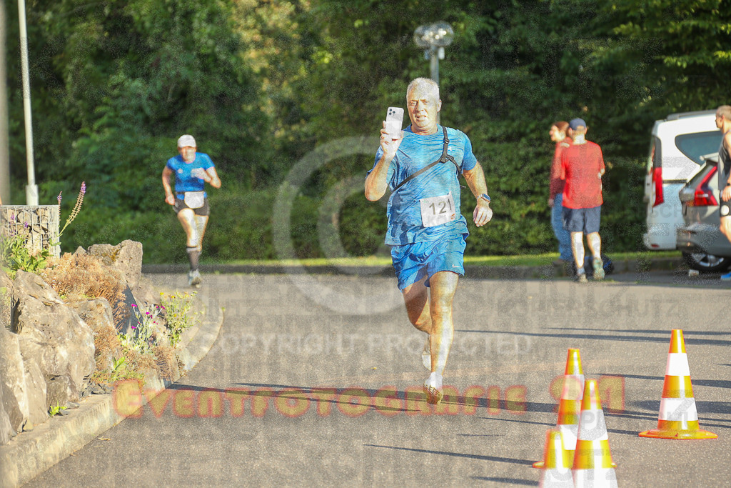 250801_1923_EX1_7817 | Sportfotografie im Rhein-Sieg Kreis, Köln, Bonn, NRW, Rheinland Pfalz, Hessen, etc. Unser Tätigkeitsfeld umfasst den Laufsport vom Volkslauf über den Marathon, Duathlon, Triathon bis zum Ultralauf wie Kölnpfad Ultra oder Schindertrail.