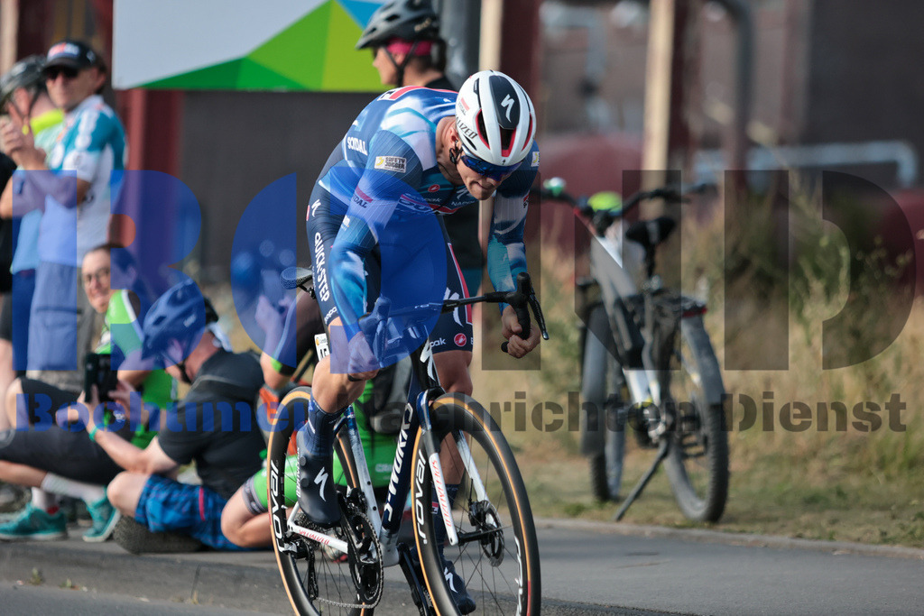 SES_DEUTOU20250820-184 | bond - Realisiert mit Pictrs.com