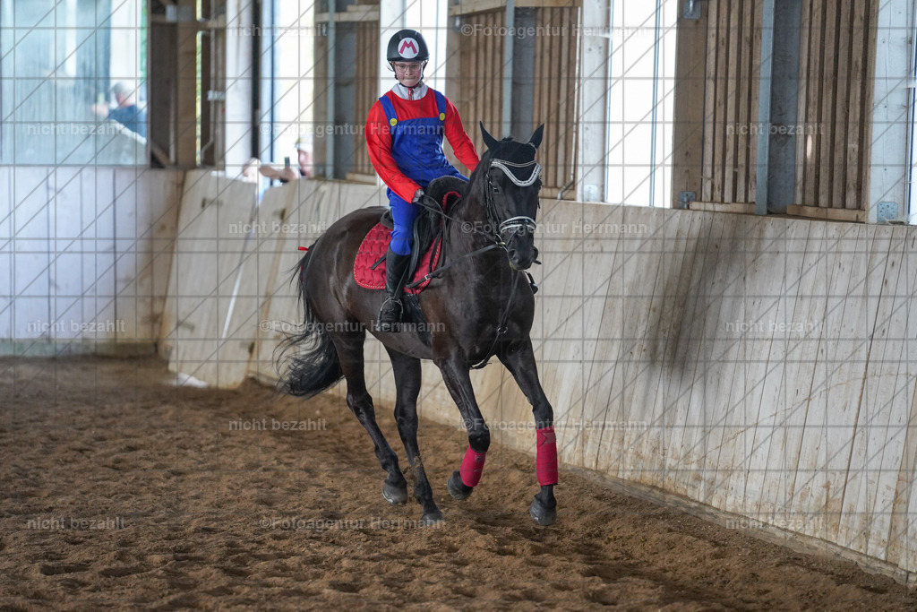 20230917-FAH09740 | Landsberg am Lech, 2023, Kaufbeuren, Kempten, Allgäu, Turnierfotografen Bayern, Fotoagentur Herrmann, Turnierbilder, Reitsport Fotos, Pferdefotograf, Augsburg, Bad Tölz, Dachau, Karlsfeld, Memmingen, Buchloe, Schwabmünchen
