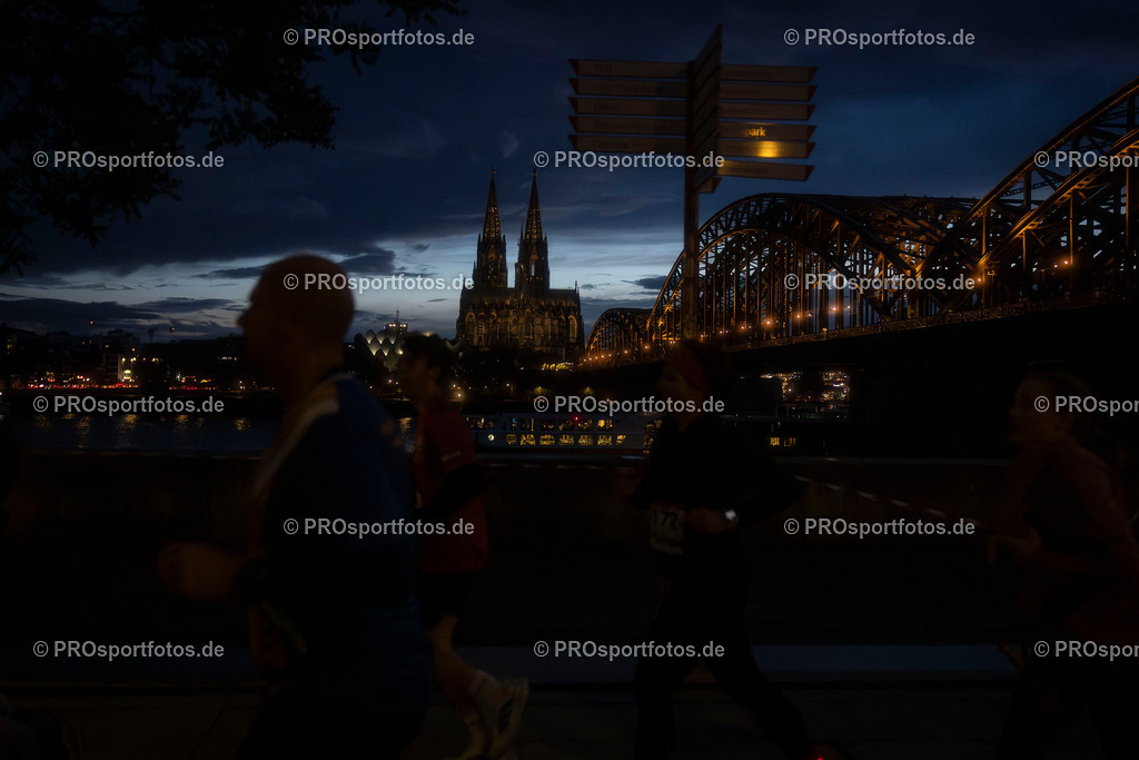 23. ASV Nachtlauf; Koeln, 13.05.26 | Impressionen vom 23. ASV Nachtlauf am 13.05.26 am Tanzbrunnen in Koeln. Foto: BEAUTIFUL SPORTS/Leah Kohring