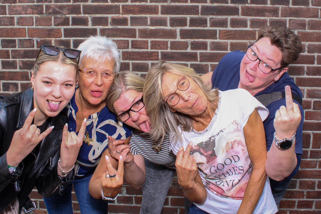 top-top.de-250601-168 | Foto, Video, Fotografie, Videografie, Fotobox, DJ, Discjockey, Musik, Musikbox, Veranstaltung, Photobooth, Amazon, Ebay, Buchtipp, Bestseller, Autor, Verlag, Buch, Wesel, Hamminkeln, NRW, Dinslaken, Rees, Drohne, Hochzeit, Party, Fotobox, Wesel, Fotograf