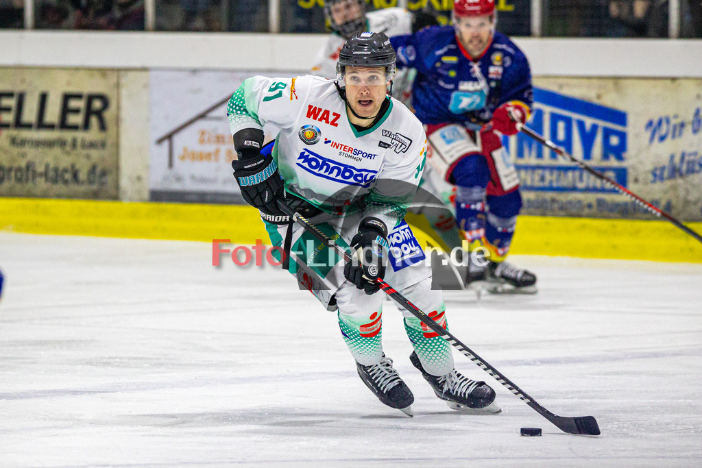 Achtelfinale Spiel 2 EC Peiting vs ESC Wohnbau Moskitos Essen | Eishockey Oberliga Süd Playoffs 2023/2024, Achtelfinale Spiel 2 EC Peiting vs ESC Wohnbau Moskitos Essen, 20240305,
Elvijs BIEZAIS (Moskitos 91) in Aktion,
2024-03-05 in Peiting (Eisstadion)
91 Elvijs BIEZAIS (Moskitos 91)
Copyright: WolfgangxLindner sportworld