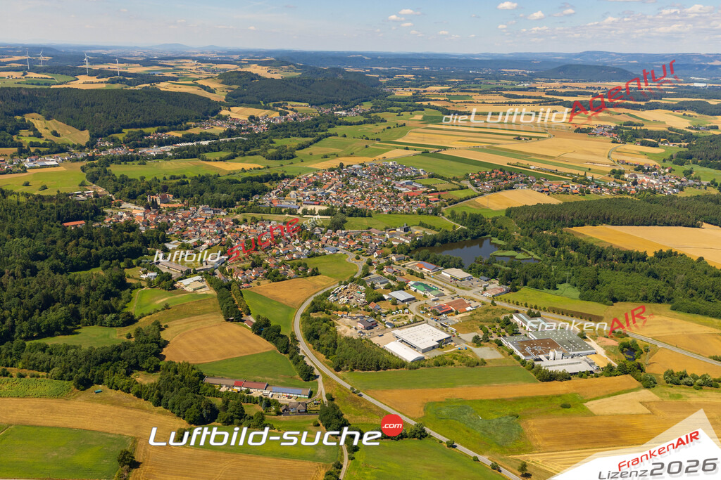 Luftaufnahme von Mitwitz - Die Luftaufnahme wurde 2025 vom UL-Flugzeug heraus erstellt ( keine Drohne ) - Hochauflösende Luftaufnahme - für professionelle Ausdrucke geeignet. Die Geschenkidee !Mit Lizenz und Bildrechte bestellbar