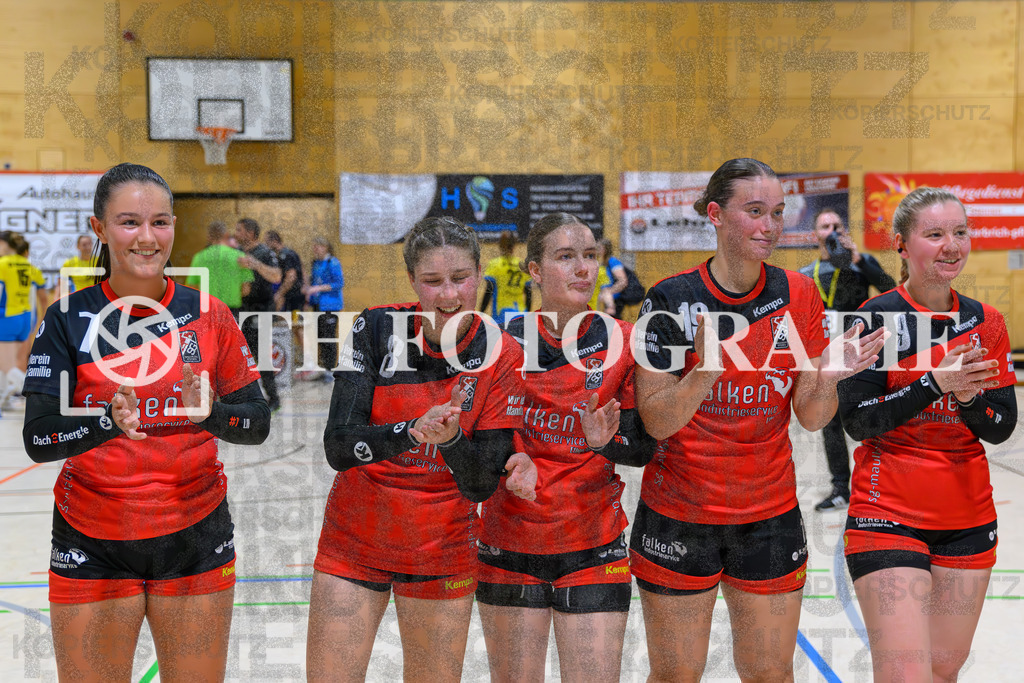 GER, SG Maulburg/Steinen - SV Allensbach 2, Handball, Suedbadenliga, 2. Spieltag, Saison 2023/2024, 14.10.2023 | Lena Marie Hlawarschek (SG Maulburg/Steinen, #07), Celina Schick (SG Maulburg/Steinen, #08), Finja Bartram (SG Maulburg-Steinen, #05), Elisa Geiss (SG Maulburg/Steinen, #19), Tamara Posovzky (SG Maulburg/Steinen, #09)

GER, SG Maulburg/Steinen - SV Allensbach 2, Handball, Suedbadenliga, 2. Spieltag, Saison 2023/2024, 14.10.2023

Foto: TH Fotografie/Thomas Hess