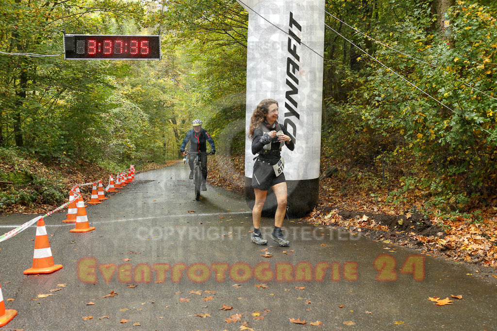 241027_1037_EX1_3824 | Sportfotografie im Rhein-Sieg Kreis, Köln, Bonn, NRW, Rheinland Pfalz, Hessen, etc. Unser Tätigkeitsfeld umfasst den Laufsport vom Volkslauf über den Marathon, Duathlon, Triathon bis zum Ultralauf wie Kölnpfad Ultra oder Schindertrail.