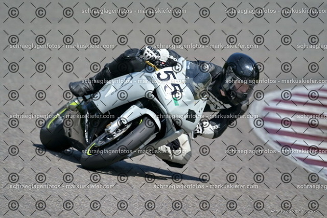 26BT02-1656 | markuskiefer.com - Realisiert mit Pictrs.com