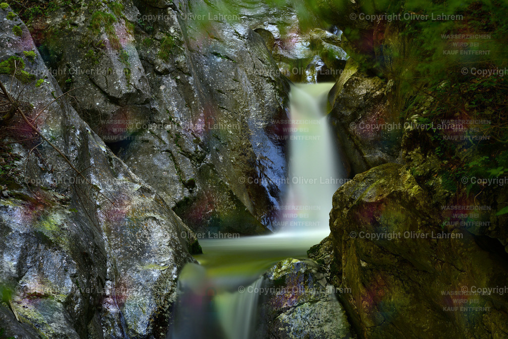 Rindbach Wasserfall | Ein Idyllischer Wasserfall des Rindbaches bei Ebensee.