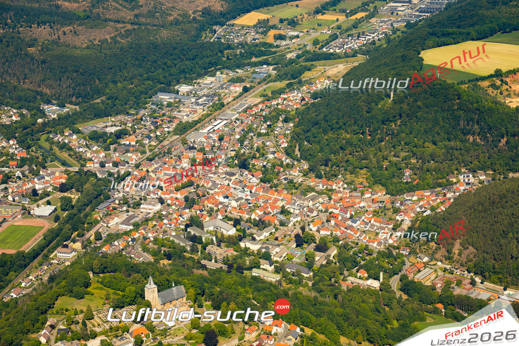 Das Luftbild der Stadt Marsberg wurde 2022 vom Flugzeug heraus erstellt (keine Drohnen-Aufnahmen) Aufnahmehöhe ca.450 Meter- hohe Bildauflösung und Druck-Qualität. Garantiert!