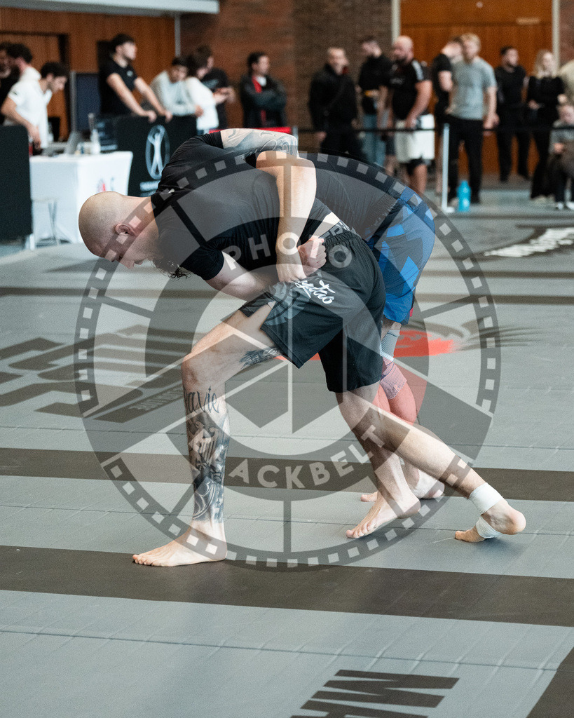 20251129PBB8007 | Fighters compete during the luta livre competition ILLCS XI winter edition on November 29, 2025 in Hannover, Germany.