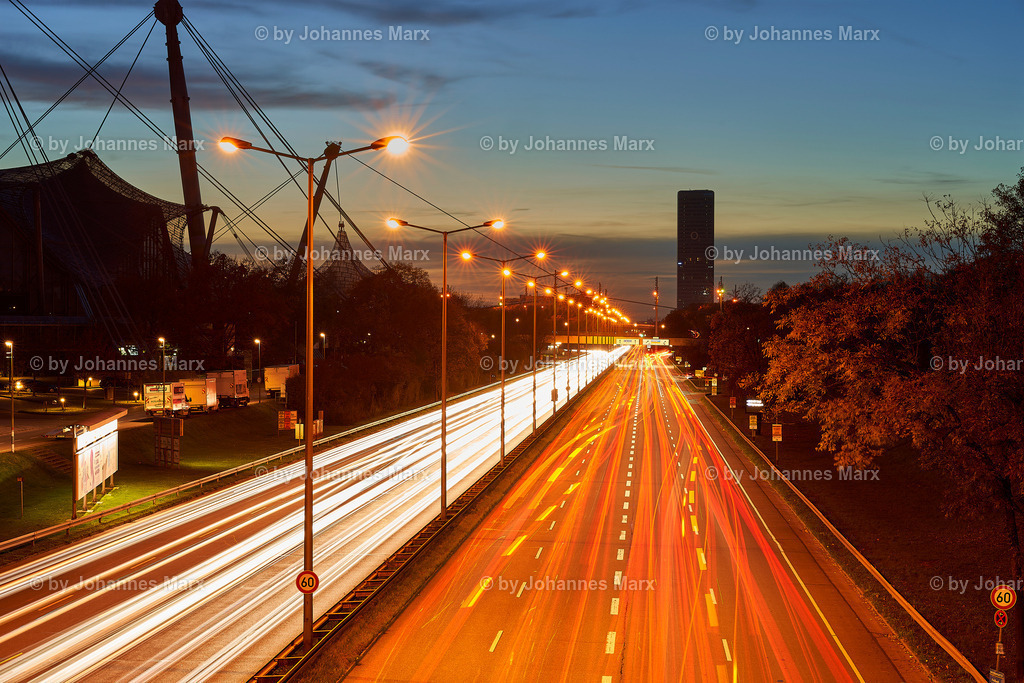 292-221030_31-Architektur München und Olympiapark-by_Johannes Marx | Professionelle Landschaftsfotografie, Inneneinrichtung, Kunst für Ihre Wohnung, Kanzlei, Praxis oder als Geschenk. Aussuchen und einfach liefern lassen. Raumgestaltungsberatung auf Anfrage. - Realisiert mit Pictrs.com