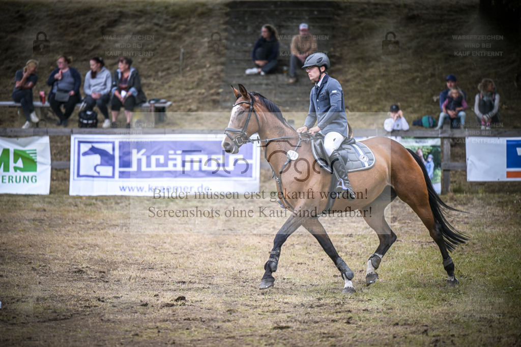 DOS_0181 | Entdecke hochwertige Reitturnierfotos von Foto Oger. Professionell, emotional und authentisch – jetzt Lieblingsmomente im Shop bestellen. - Realisiert mit Pictrs.com