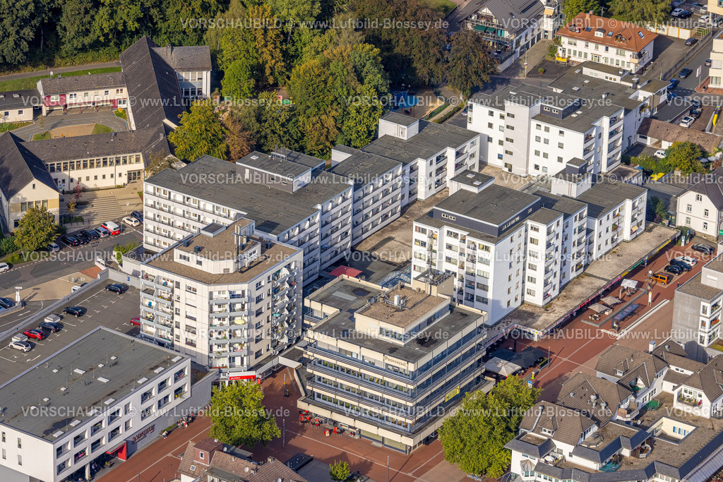 Kreuztal230911554 | Luftbild, Wohnhäuser und Einkaufszentrum Marburger Straße Einkaufsstraße und Fußgängerzone mit Marktplatz, Kreuztal, Siegerland, Nordrhein-Westfalen, Deutschland