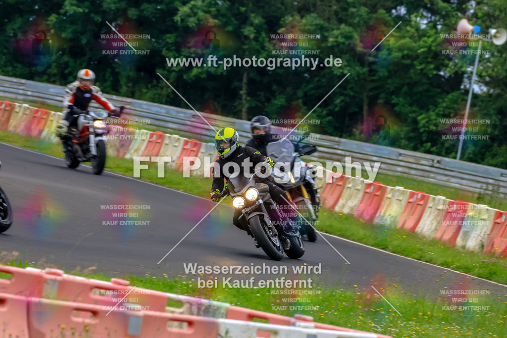 VBK-6566 | Hier findet Ihr Bilder von Touristenfahrten auf der Nürburgring Nordschleife oder von anderen Veranstaltungen die ich besucht habe. Viel Spass beim Durch Schauen 
