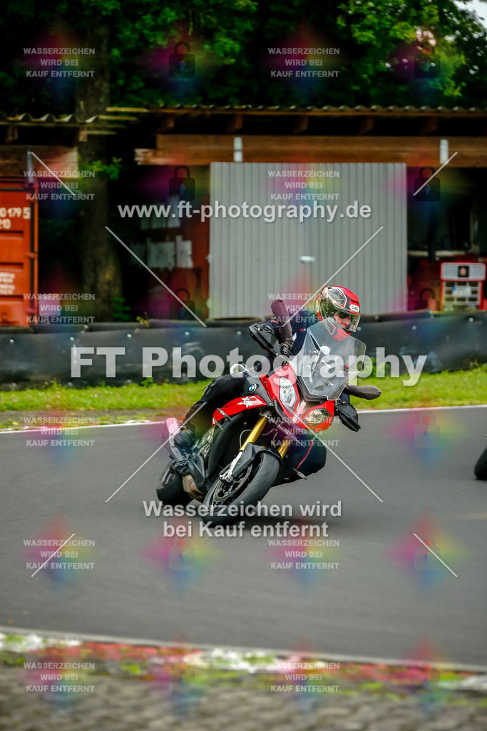 VBK-4157 | Hier findet Ihr Bilder von Touristenfahrten auf der Nürburgring Nordschleife oder von anderen Veranstaltungen die ich besucht habe. Viel Spass beim Durch Schauen 