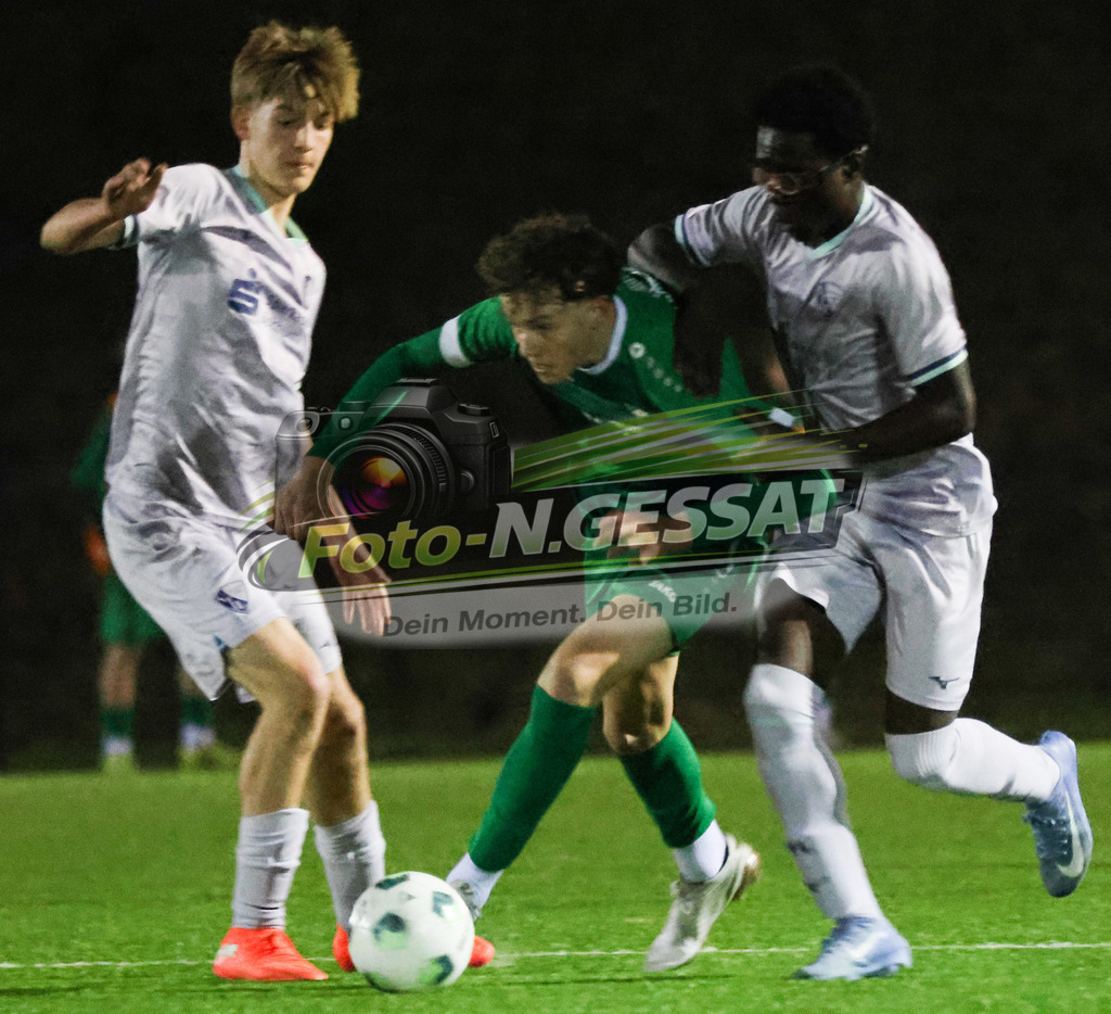 SV Rödinghausen - VfL Bochum | Auf dem Bild zu sehen: grün SV Rödinghausen ; grau VfL BochumSV Rödinghausen, VfL Bochum, Saison 25/26, C-Jugend Westfalenpokal, Deutschland - Realisiert mit Pictrs.com