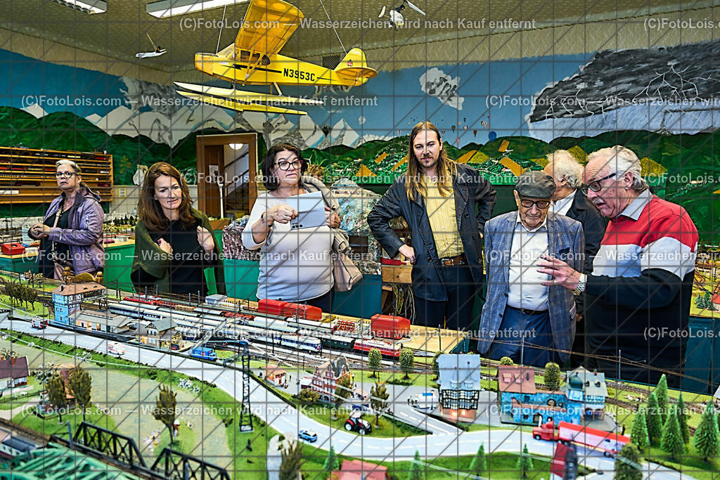 ALP9545_Foederation_Chopin-Ges_Lackenhof_Modellbahn-Etzler | (C)FotoLois.com, Alois Spandl, Föderation der internationalen Chopin-Gesellschafen (deren gibt es weltweit 34) - Zusammentreffen und Sitzung im Vorfeld des XXXIX. Chopinfestivals in der Kartause Gaming und Rahmenprogramm - Ausflug mit dem Bus zum Lunzer See und nach Lackenhof, gemeinsames Abendessen, Do 3. August 2023.