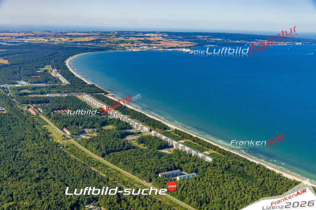 Schrägluftbild  Seebad Prora  Binz - Das Luftbild wurde 2025 vom UL-Flugzeug heraus erstellt (ohne Drohne- keine Drohnenaufnahme ) - Hochauflösende Luftaufnahme -Nicht vergleichbar mit Google Maps oder Satelittenbilder- Die Geschenkidee !Mit Lizenz und Bildrechte bestellbar