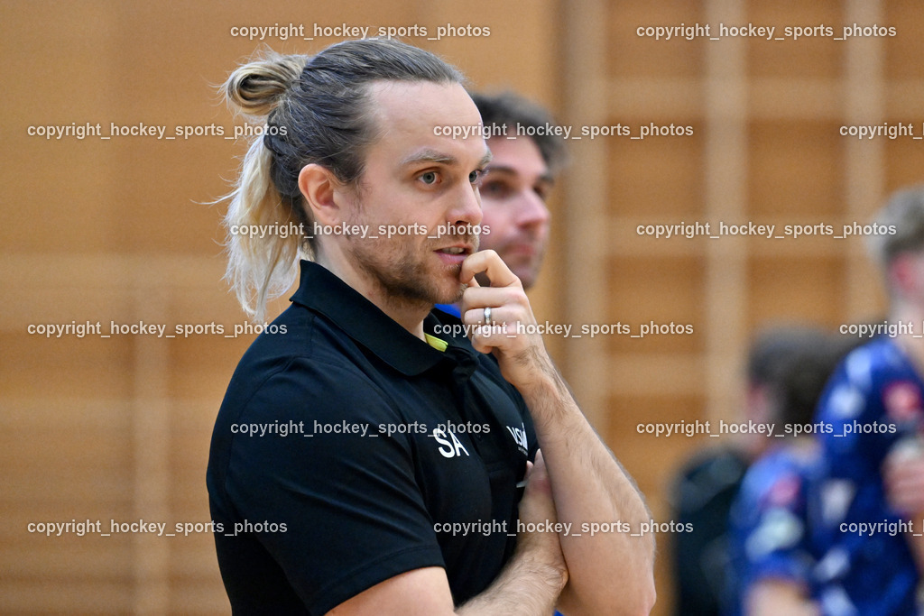 VSV Unihockey  vs. FBK Loka  | Headcoach VSV Unihockey Sami Aalto, VSV Unihockey  vs. FBK Loka , VSV Unihockey  vs. FBK Loka  am 25.01.2026 in Villach (Ballspielhalle St. Martin), Austria, (Photo by Bernd Stefan)