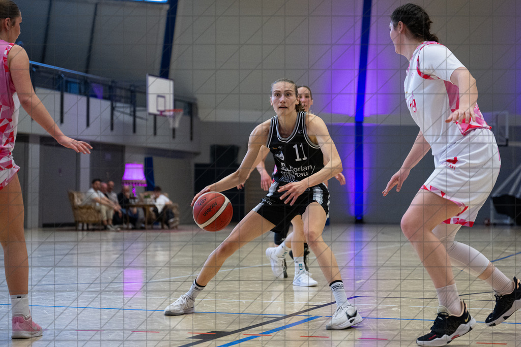 2. DBBL PlayOff 24/25 | 12.04.2025 | Dillingen Diamonds vs. BBC OS | 1/8-Finale, 2. Spiel  | 2. DBBL PlayOff 24/25 | 12.04.2025 | Dillingen Diamonds vs. BBC OS | 1/8-Finale, 2. Spiel  - - - - - CREDIT, www.bullenfotos.de, Martin König, Hörner Weg 40, D-49078 Osnabrück, +4917663732967, Nutzung und Weitergabe nur zu den vereinbarten Zwecken. Presseanfragen an Urheber. Alle Rechte beim Urheber. - - - - - - Realisiert mit Pictrs.com