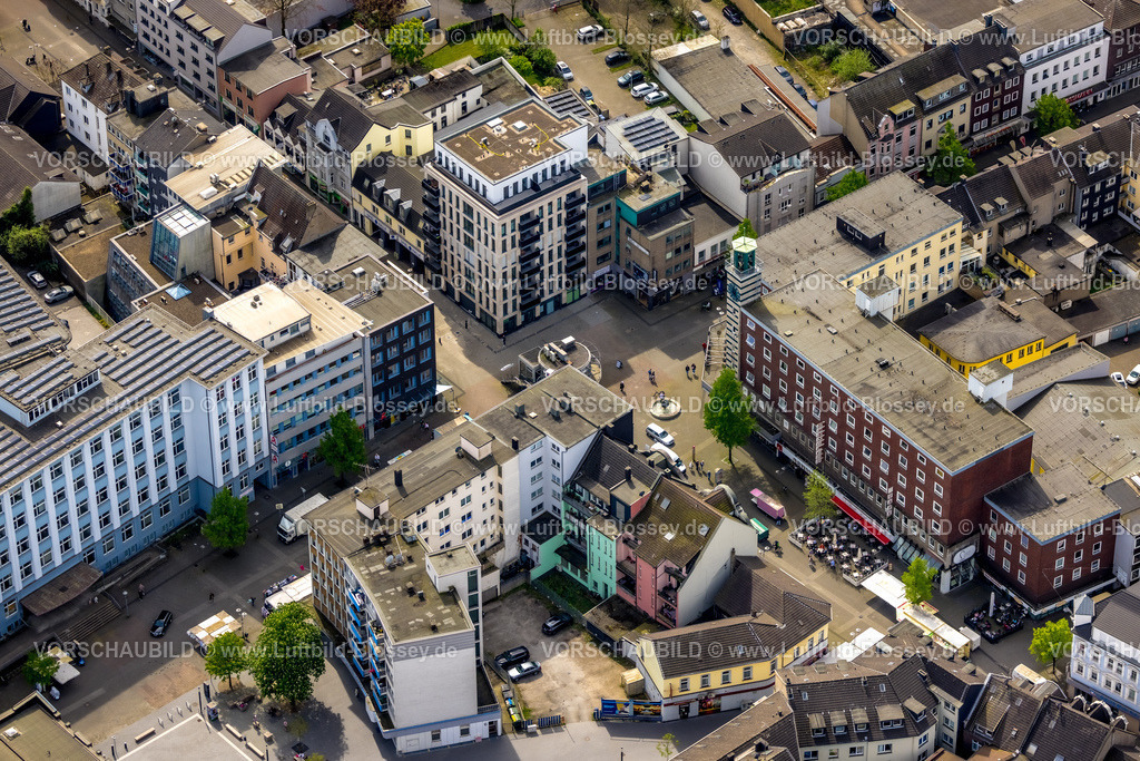 Oberhausen240401874 | Luftbild, Neues Wohnhaus an der Bahnhofstraße Ecke Steinbrinkstraße, City mit Fußgängerzone und Brunnen, Sterkrade Mitte, Oberhausen, Ruhrgebiet, Nordrhein-Westfalen, Deutschland