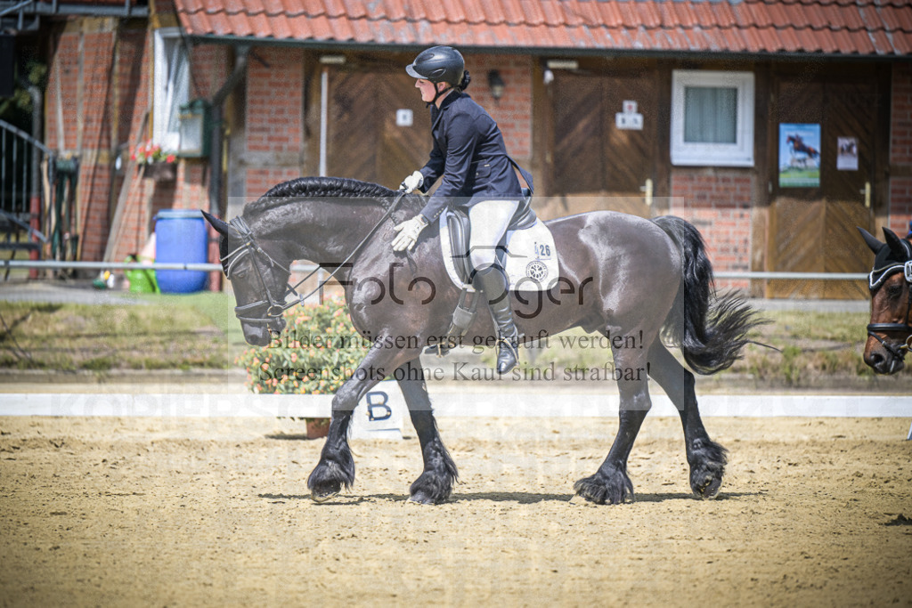DOS_4664 | Entdecke hochwertige Reitturnierfotos von Foto Oger. Professionell, emotional und authentisch – jetzt Lieblingsmomente im Shop bestellen.Deutschlandweite Turnierfotografie. - Realisiert mit Pictrs.com