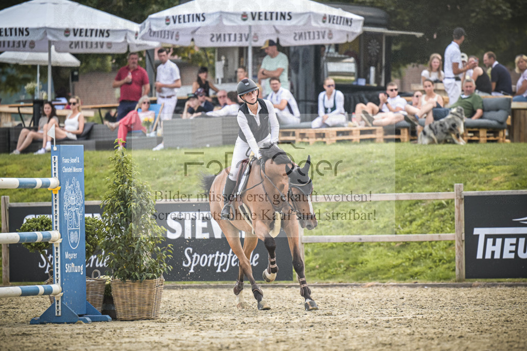 DOS_1556 | Entdecke hochwertige Reitturnierfotos von Foto Oger. Professionell, emotional und authentisch – jetzt Lieblingsmomente im Shop bestellen.Deutschlandweite Turnierfotografie. - Realisiert mit Pictrs.com