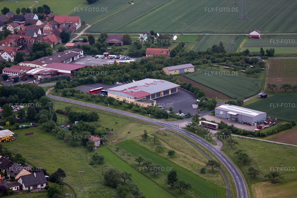 Luftbild: Omnibusunternehmen im Ortsteil Zeuzleben in Werneck im Bundesland Bayern in Deutschland. Foto: IMG_66099.jpg vom 30.05.2014 durch Werner Riehm/FLY-FOTO.de