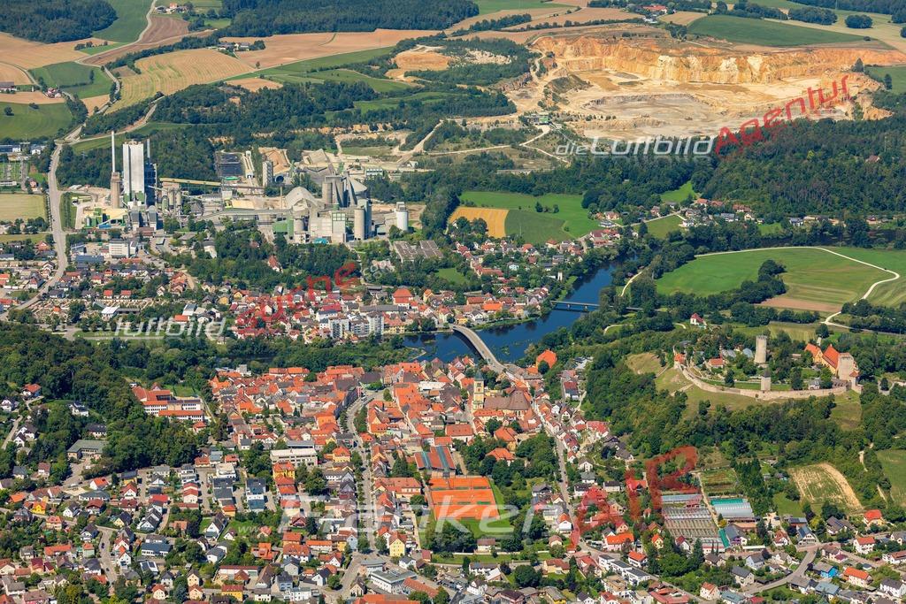 burglengenfeld-schoene-ansicht-514-2023 | Das Luftbild zeigt :  Burglengenfeld - Die Luftaufnahme wurde 2023 vom UL-Flugzeug aus erstellt ( keine Drohne ) - 
Hochauflösende Luftaufnahme - Für grossformatige Ausdrucke geeignet. Die Geschenkidee !
Mit Lizenz und Bildrechte bestellbar