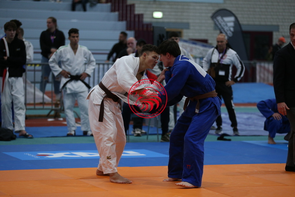 AT3Y1195 | Fotos vom Adler Cup - Pictures from Adler Cup

Hier findet Ihr alle Eindrücke und großen Momente der Adler Cup Wochenenden. Here you will find all impressions and great moments of the Adler Cup weekends. - Realisiert mit Pictrs.com