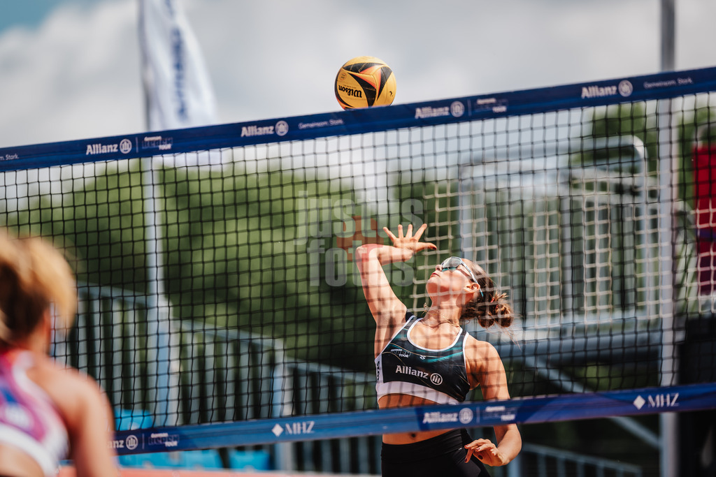 Beachvolleyball | Frauen | Allianz German Beach Tour 2025 | Tourstop Hamburg | 29.05.2025 | Rika Dieckmann beim Angriff