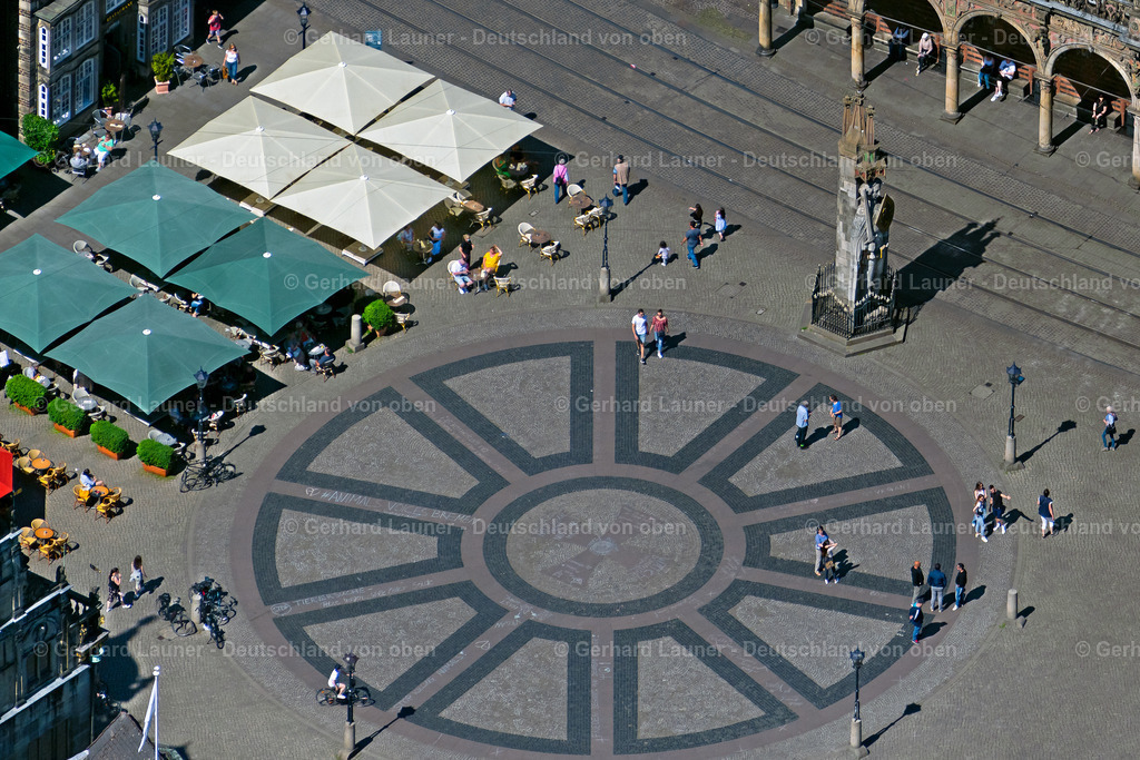 4029841 | BREMEN 01.06.2020 Platz- Ensemble " Bremer Marktplatz " im Innenstadt- Zentrum an der Straße Am Markt im Ortsteil Altstadt in Bremen, Deutschland. // Ensemble space an place " Bremer Marktplatz " in the inner city center on street Am Markt in the district Altstadt in Bremen, Germany. Foto: Gerhard Launer