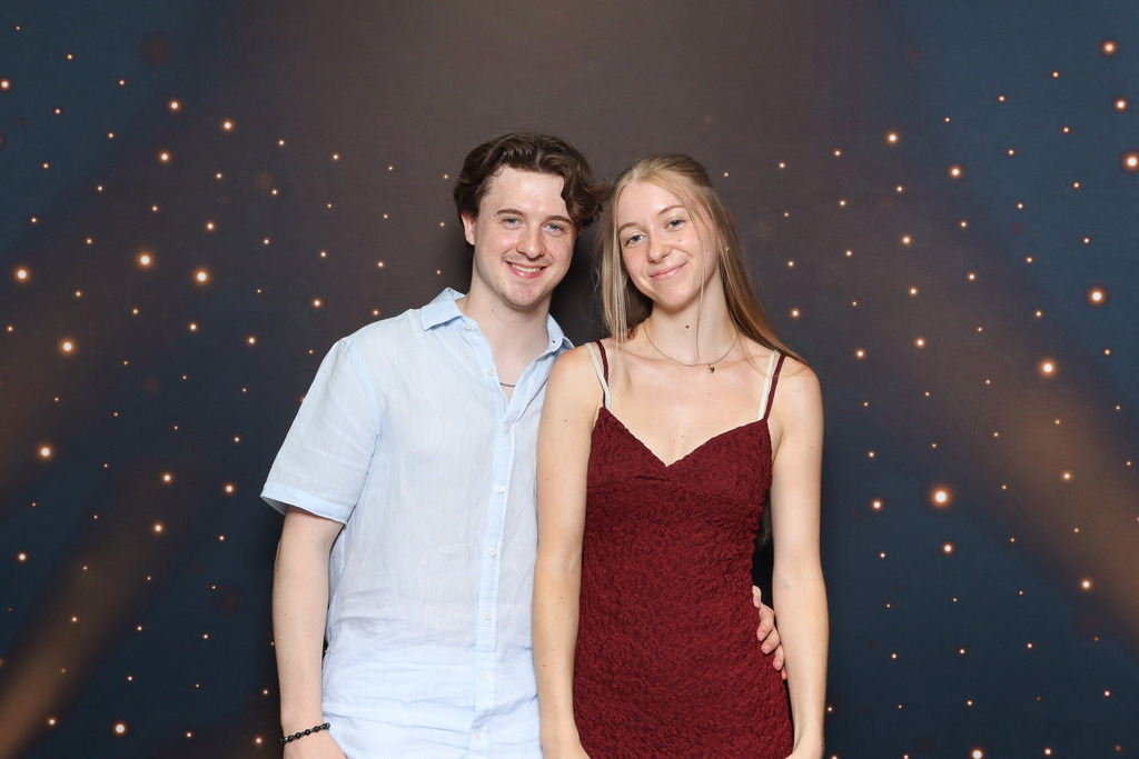 ZD260628112736-51 | Fotoshop von zweidimensional Fotografie. Ihr Fotograf im Aargau. Abzüge von Ihrem Fotobox Event bestellen.Abzüge von Ihrem Hochzeit bestellen.Abzüge von Ihrem Schulfotograf bestellen.
