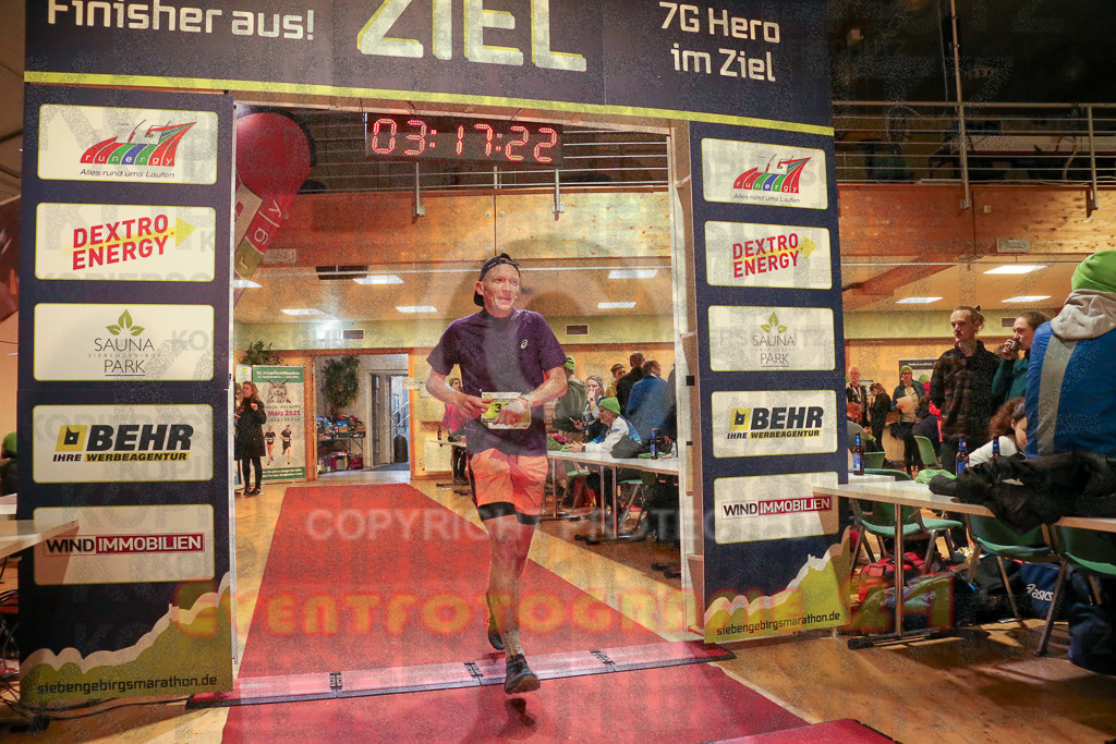 241208_1220_EX1_7581 | Sportfotografie im Rhein-Sieg Kreis, Köln, Bonn, NRW, Rheinland Pfalz, Hessen, etc. Unser Tätigkeitsfeld umfasst den Laufsport vom Volkslauf über den Marathon, Duathlon, Triathon bis zum Ultralauf wie Kölnpfad Ultra oder Schindertrail.