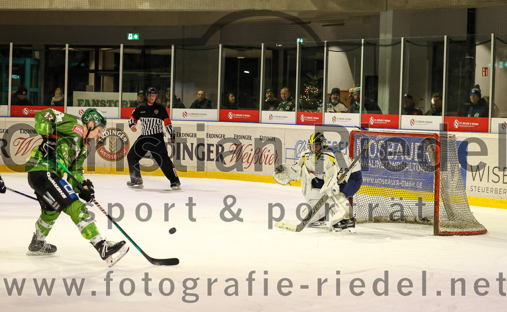 2023-12-26_129_TSV_Erding_gegen_ERV_Schweinfurt | Erding, Deutschland, 26.12.2023:
Eishockey, Bayernliga Vorrunde 2023 / 2024, 20. Spieltag, TSV Erding gegen ERV Schweinfurt, Endergebnis: 9:3

Foto: Christian Riedel / fotografie-riedel.net