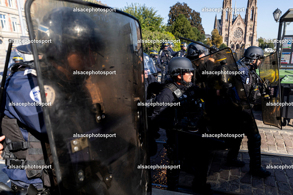_B7A0185 | manifestation de lycéens à Strasbourg, le 6 octobre 2026, dans le cadre d’un mouvement national de protestation contre les conditions d’apprentissage. - Realisiert mit Pictrs.com