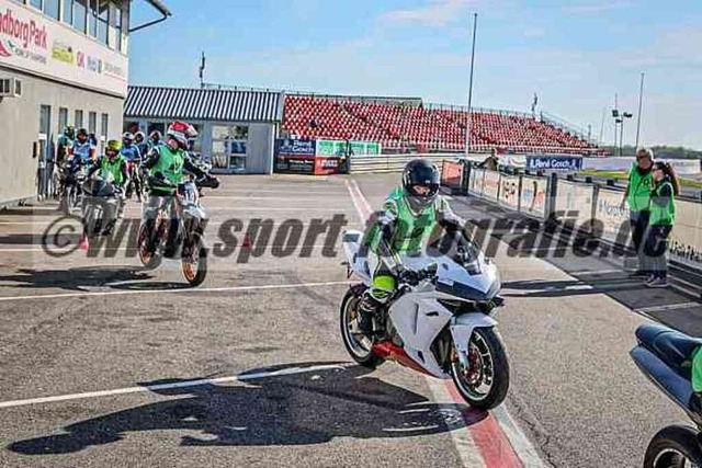 spof0313 | Professionelle Fotos von Sportveranstaltungen, aber auch Hochzeiten und anderen Events. - Realisiert mit Pictrs.com