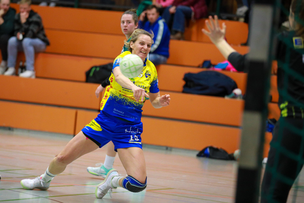 SVN_ SVFriedrichsfeld_141224_026 | Bildergalerie von Sport-Ereignissen aber auch von weiteren spannenden Dingen - nicht nur vom Niederrhein. In Anlehnung an den bekannten Spruch von Hanns Dieter Hüsch heißt das Motto: "Niederrhein ist überall".  - Realisiert mit Pictrs.com