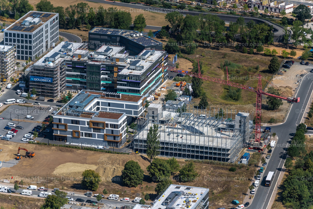 4062650 | WüRZBURG 22.07.2022 Baustelle zum Neubau des Parkhauses am Büro und Geschäftshaus " Skyline Hill " im Ortsteil Frauenland in Würzburg im Bundesland Bayern, Deutschland. Weiterführende Informationen bei: GOLDBECK GmbH,  PROMAIL LOGISTICS GmbH,  Würzburger Versorgungs- und Verkehrs-GmbH. // Baustelle zum Neubau des Parkhauses am Buero- und Geschaeftshaus "Skyline Hill" im Ortsteil Frauenland in Wuerzburg im Bundesland Bayern, Deutschland. Further information at: GOLDBECK GmbH,  PROMAIL LOGISTICS GmbH,  Wuerzburger Versorgungs- und Verkehrs-GmbH. Foto: Gerhard Launer