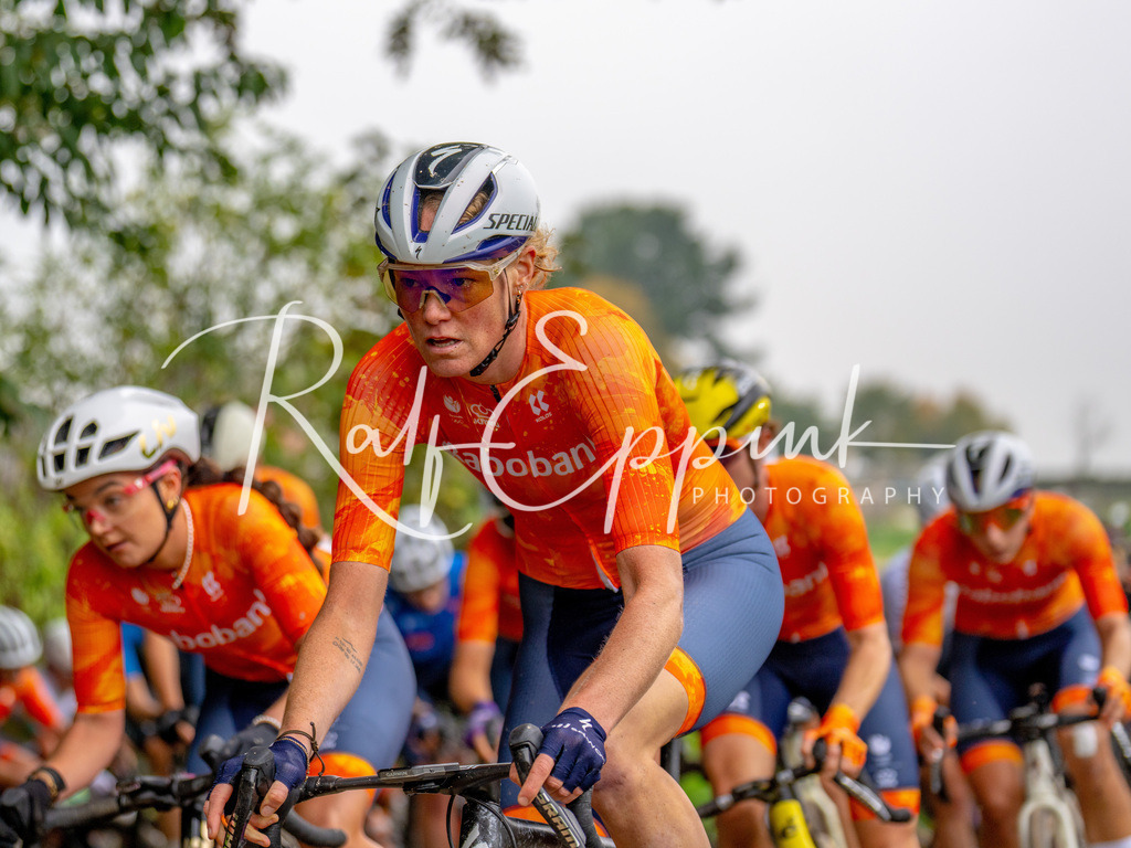 Ralf Eppink Photography 20251011_DSC00021 | Sportfotografie, Eventfotografie, Porträtfotografie, Radsport Fotograf, Triathlon Fotograf, Düsseldorf Fotograf, Köln Fotograf, Actionfotografie, Teamfotografie, Peoplefotografie, Business Portraits, Veranstaltungsfotografie, Reportagefotografie - Realisiert mit Pictrs.com