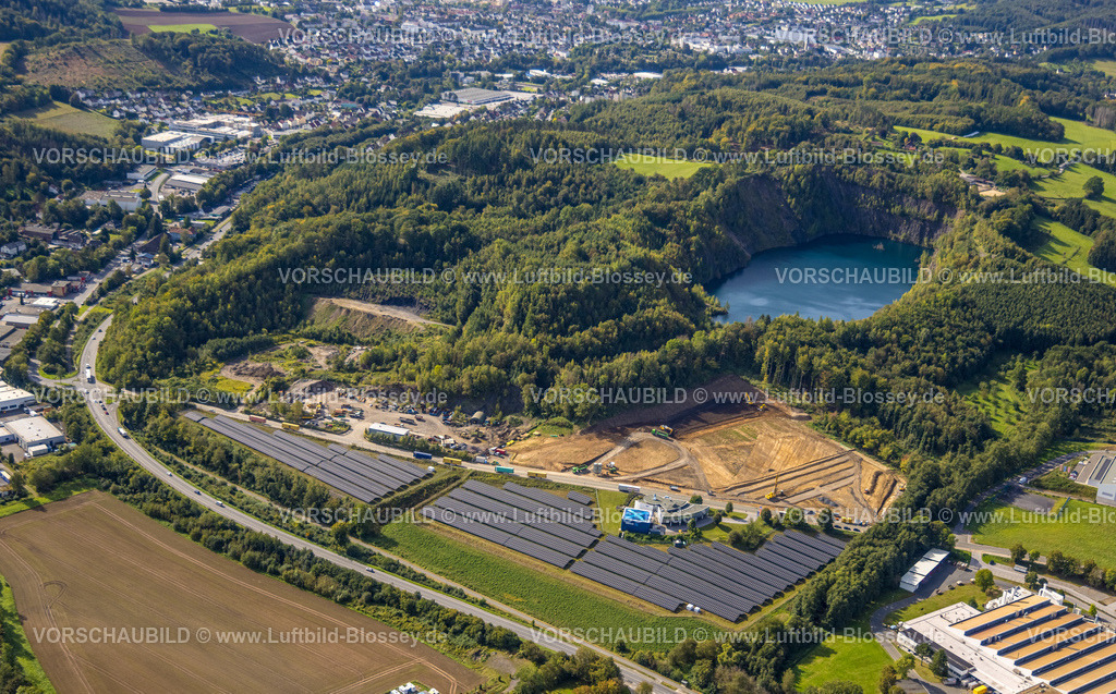 Menden230905530 | Luftbild, Steinbruch Edelburg mit See, Solarpark, Becke, Hemer, Sauerland, Nordrhein-Westfalen, Deutschland