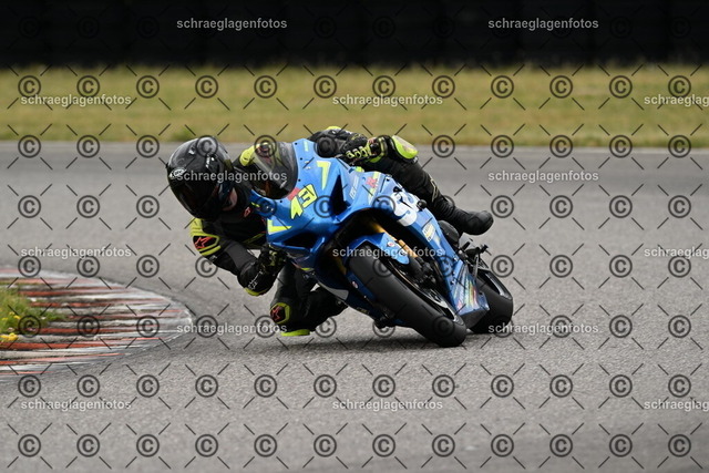 25bt02-1493 | markuskiefer.com - Realisiert mit Pictrs.com