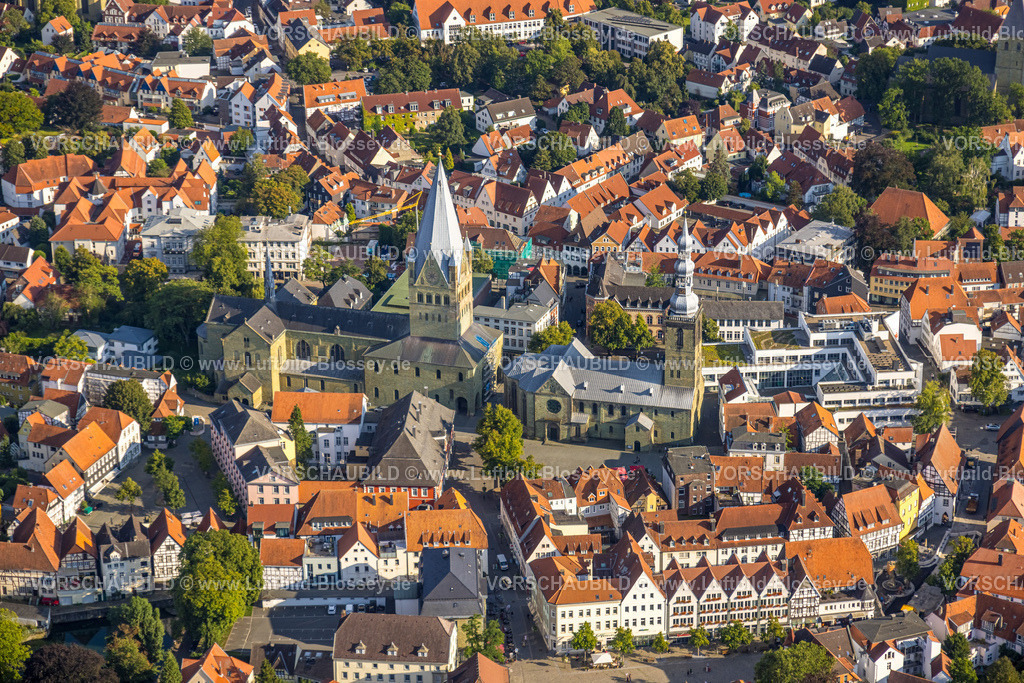 Soest230806171 | Luftbild, Innenstadtansicht, Altstadt, St. Petri Alde Kerke, St. Patrokli-Dom, Soest, Soester Börde,Nordrhein-Westfalen, Deutschland