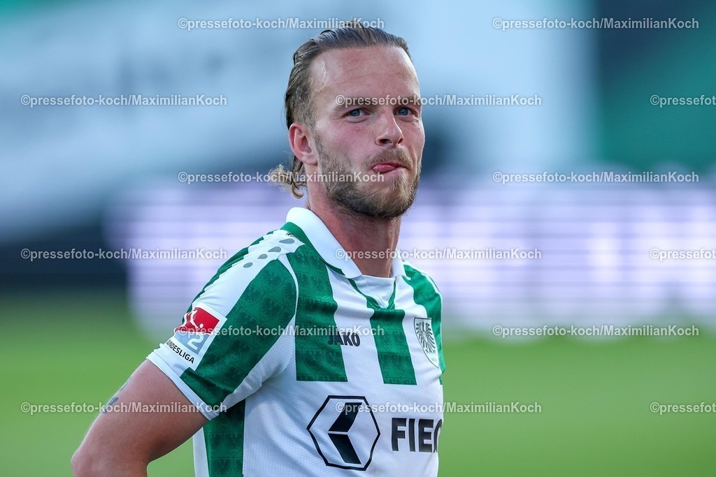 SCP09052502313 | 09.05.2025, Fußball, Preußen Münster - Hertha BSC, 2. Fußball Bundesliga, 33. Spieltag, Preußenstadion, Saison 2024 2025: Jorrit Hendrix (Preussen Muenster #20) DFB regulations prohibit any use of photographs as image sequences and or quasi-video.
