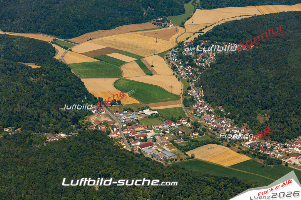 Aktuelles Luftbild von  Wellheim - Die Luftaufnahme wurde 2022 mittels UL-Flugzeug erstellt ( keine Drohne ) - hochauflösende Kamera-Systeme von  Canon -Beste Qualität - Für grossformatige Ausdrucke geeignet. Die Geschenkidee !