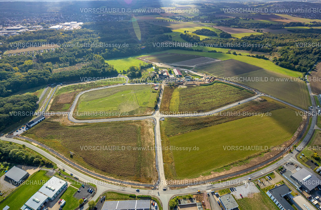 Menden220901339 | Luftbild, Baustelle an der Hämmerstraße im Gewerbepark Hämmer, Holzen, Menden, Ruhrgebiet, Nordrhein-Westfalen, Deutschland